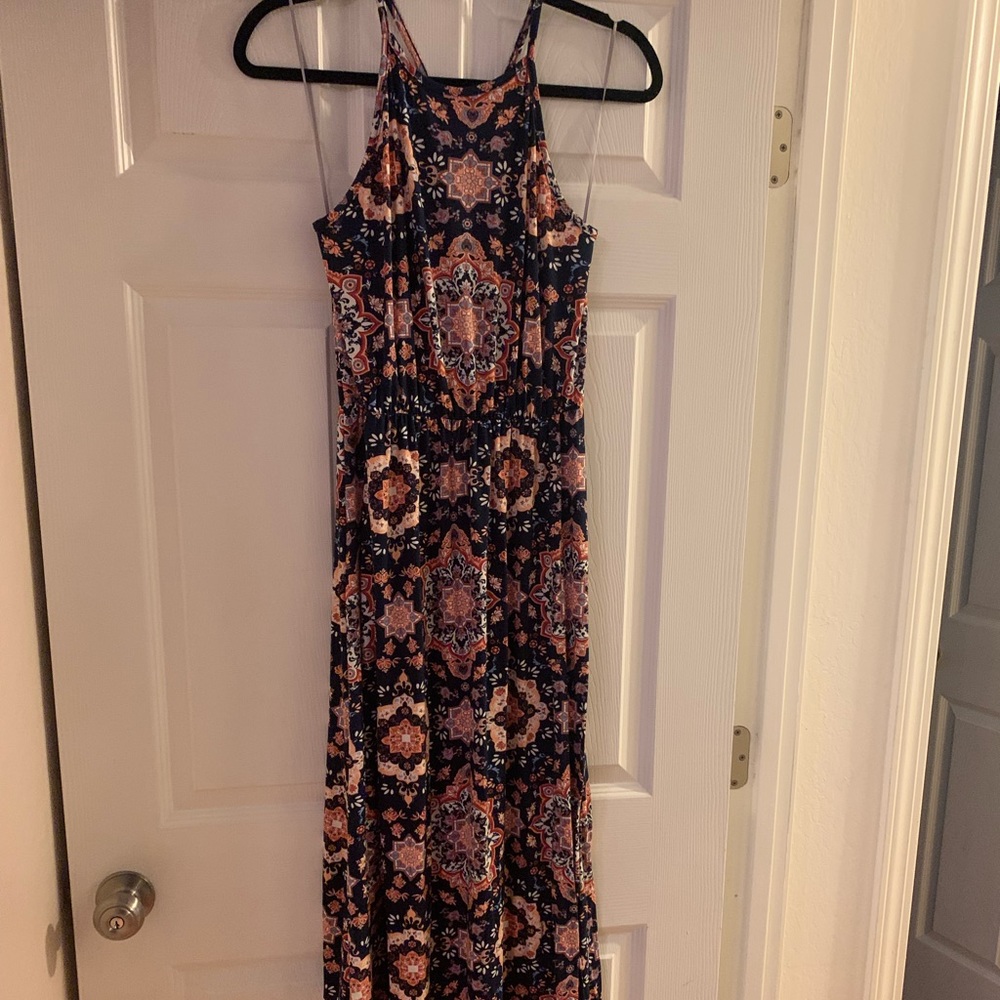 Navy paisley key hole back maxi dress